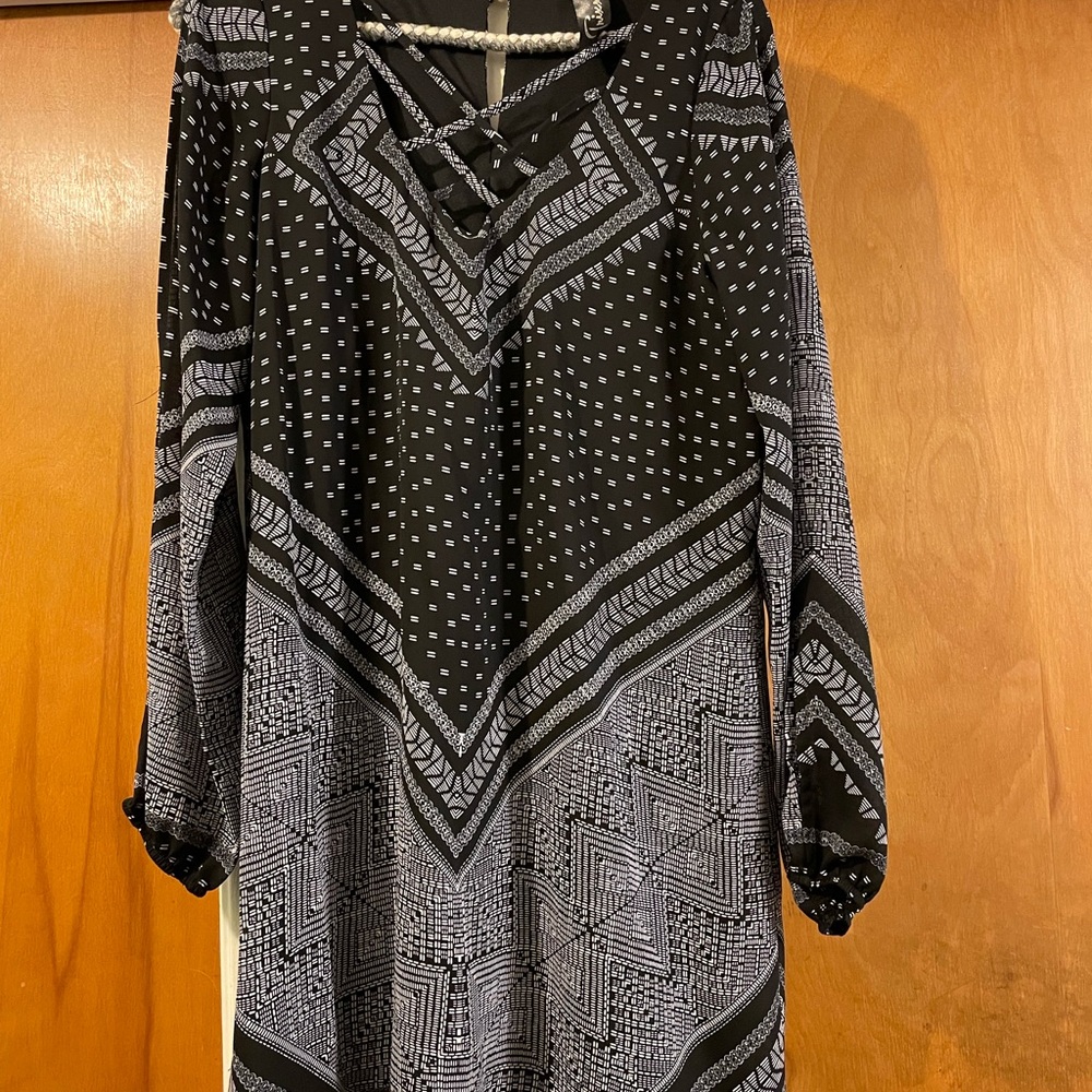 Trixxi Black and Gray Geometric Long Sleeve Dress